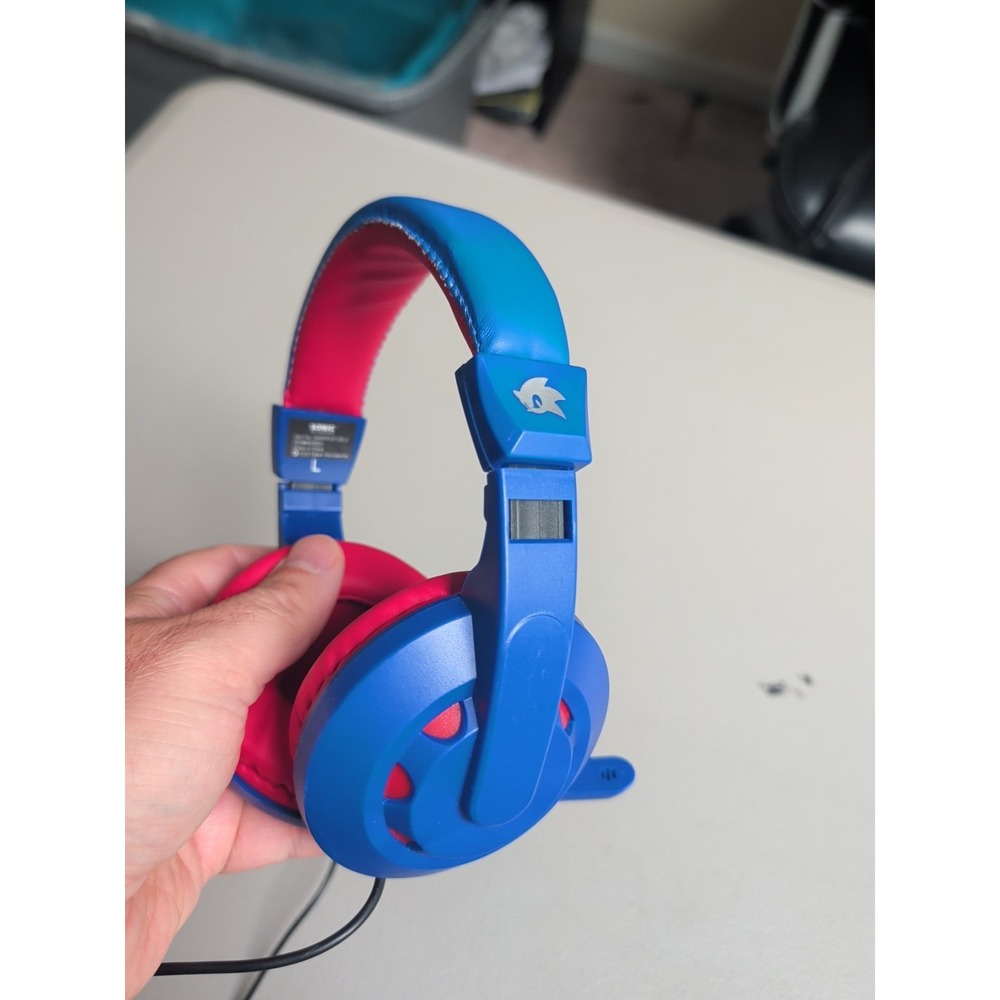 Sonic the Hedgehog Wired Gaming Headset Blue Red Sega Over Ear Headphones Mic